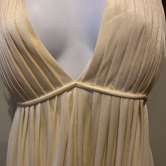 Cream halter dress - Picture 4 of 4